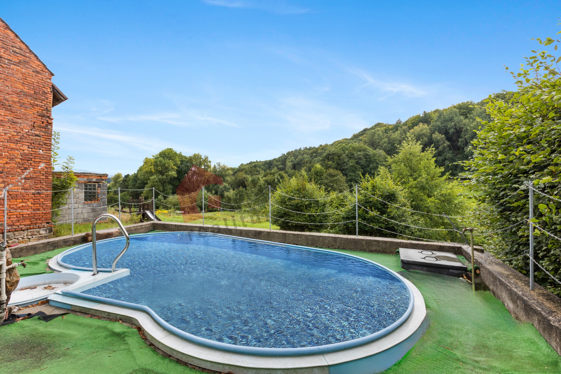 Prodej penzionu s rodinným domem, stodolou a pozemkem – Hrubá Skála, Český ráj