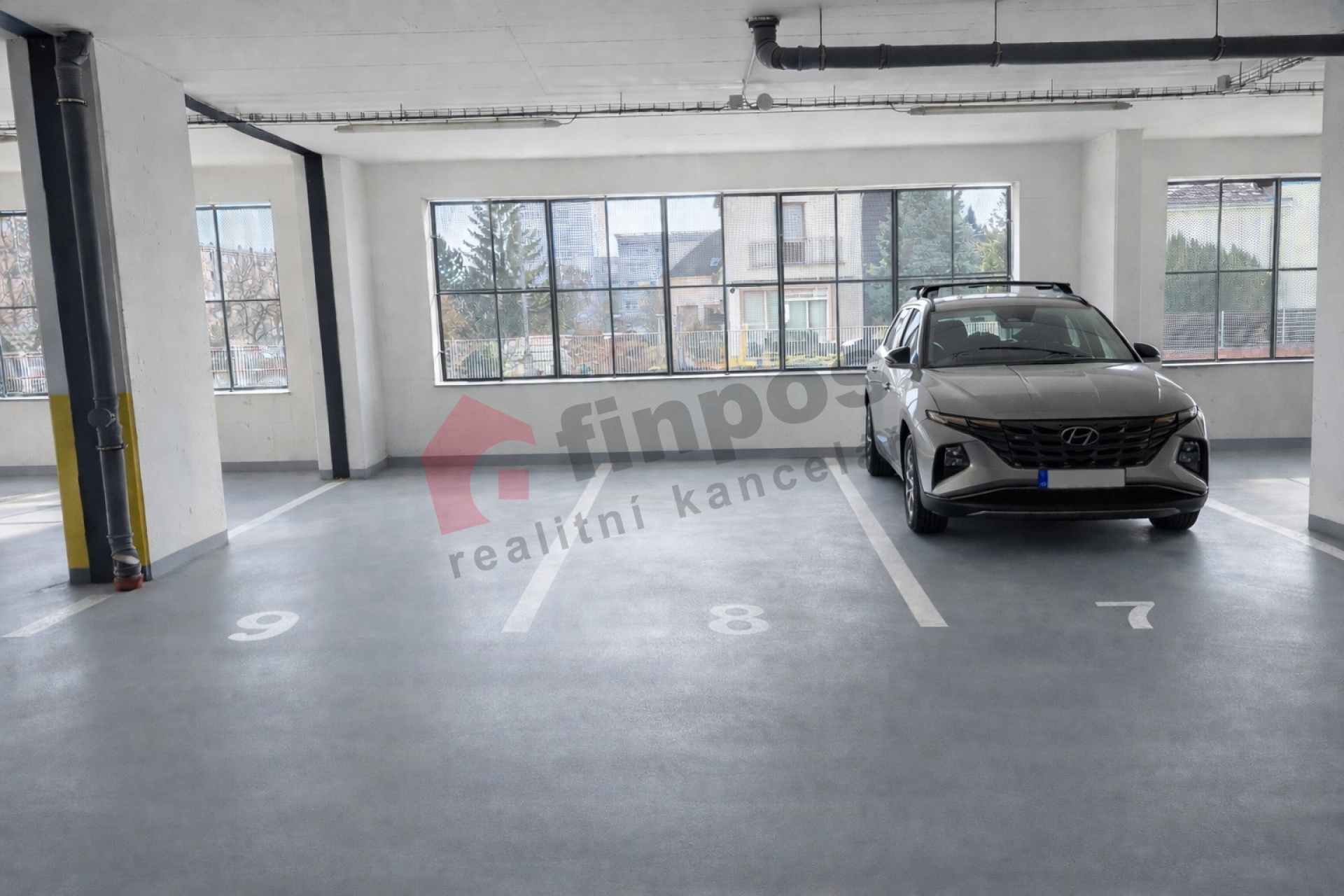 Prodej garážového stání v novostavbě – Kubelíkova, Hradec Králové, 13 m²