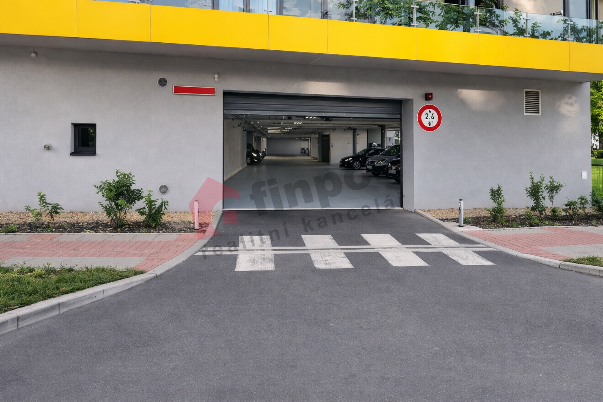 Prodej garážového stání v novostavbě – Kubelíkova, Hradec Králové, 13 m²