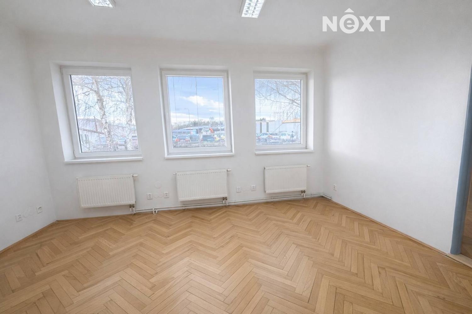 Pronájem komerční Kanceláře, 158㎡