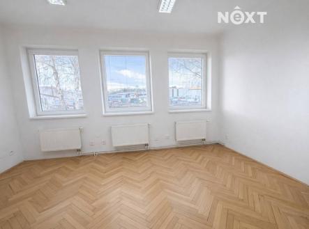 Pronájem kanceláře, 158 m²