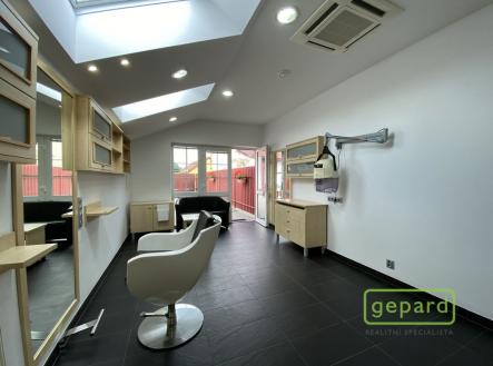 Pronájem obchodní prostor, 35 m²