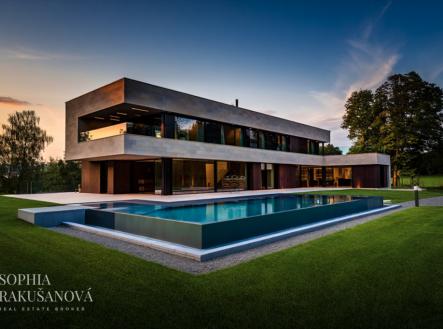 Prodej pozemku pro komerční výstavbu, 2 605 m²