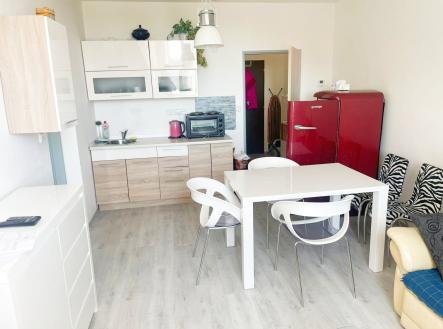 Pronájem bytu, 2+kk, 42 m²