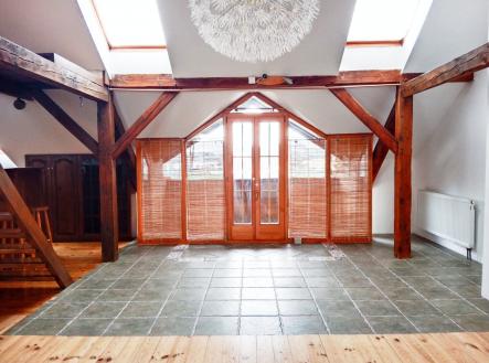 Pronájem bytu, atypický, 100 m²