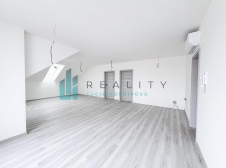 Prodej bytu, 3+kk, 93 m²
