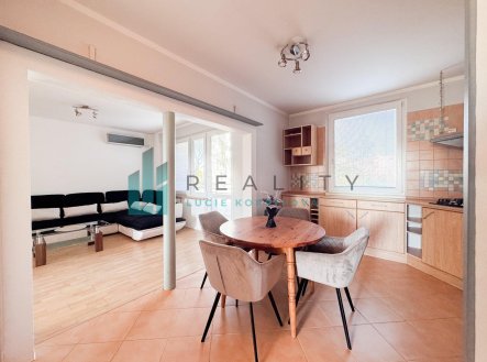 Pronájem bytu, 3+kk, 81 m²
