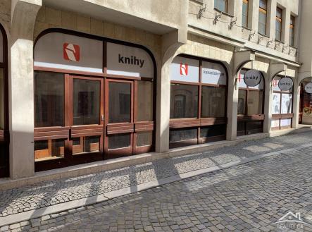 Pronájem obchodní prostor, 100 m²