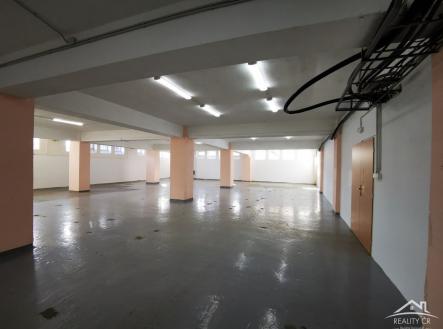 Pronájem komerčního objektu, sklad, 595 m²