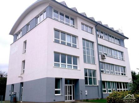 Pronájem kanceláře, 907 m²