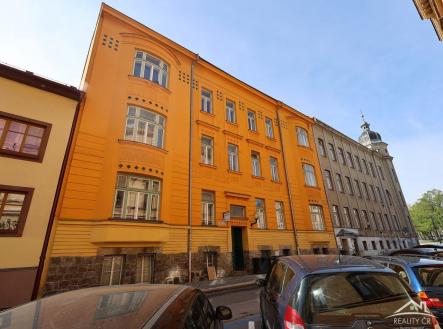 Prodej - nájemní dům, 627 m²