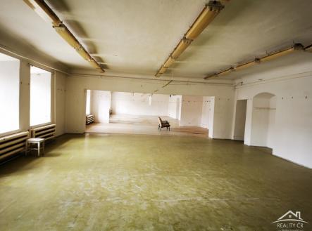 Prodej komerčního objektu, jiný, 2 200 m²