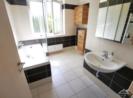 Pronájem bytu, 3+kk, 86 m²