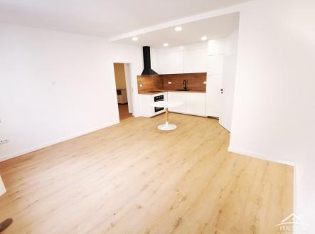Pronájem bytu, 3+kk, 66 m²