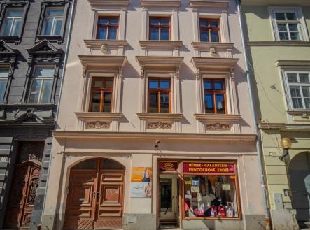 Prodej nájemního domu, 615 m²