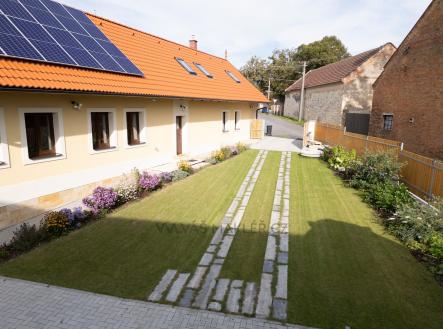 Pronájem domu/vily, 198 m² obrázek