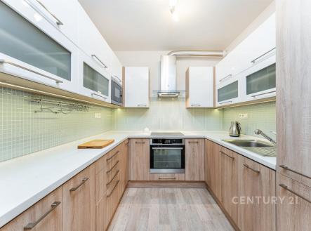 Pronájem bytu, 2+kk, 58 m²