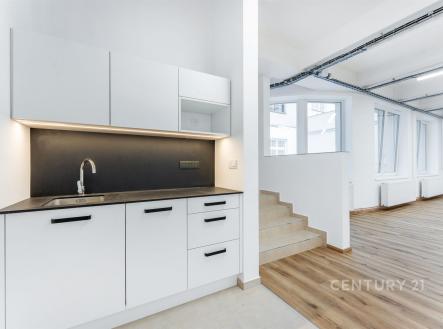 Pronájem kanceláře, 130 m²