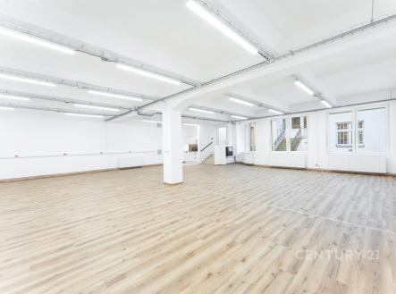 Pronájem kanceláře, 130 m²