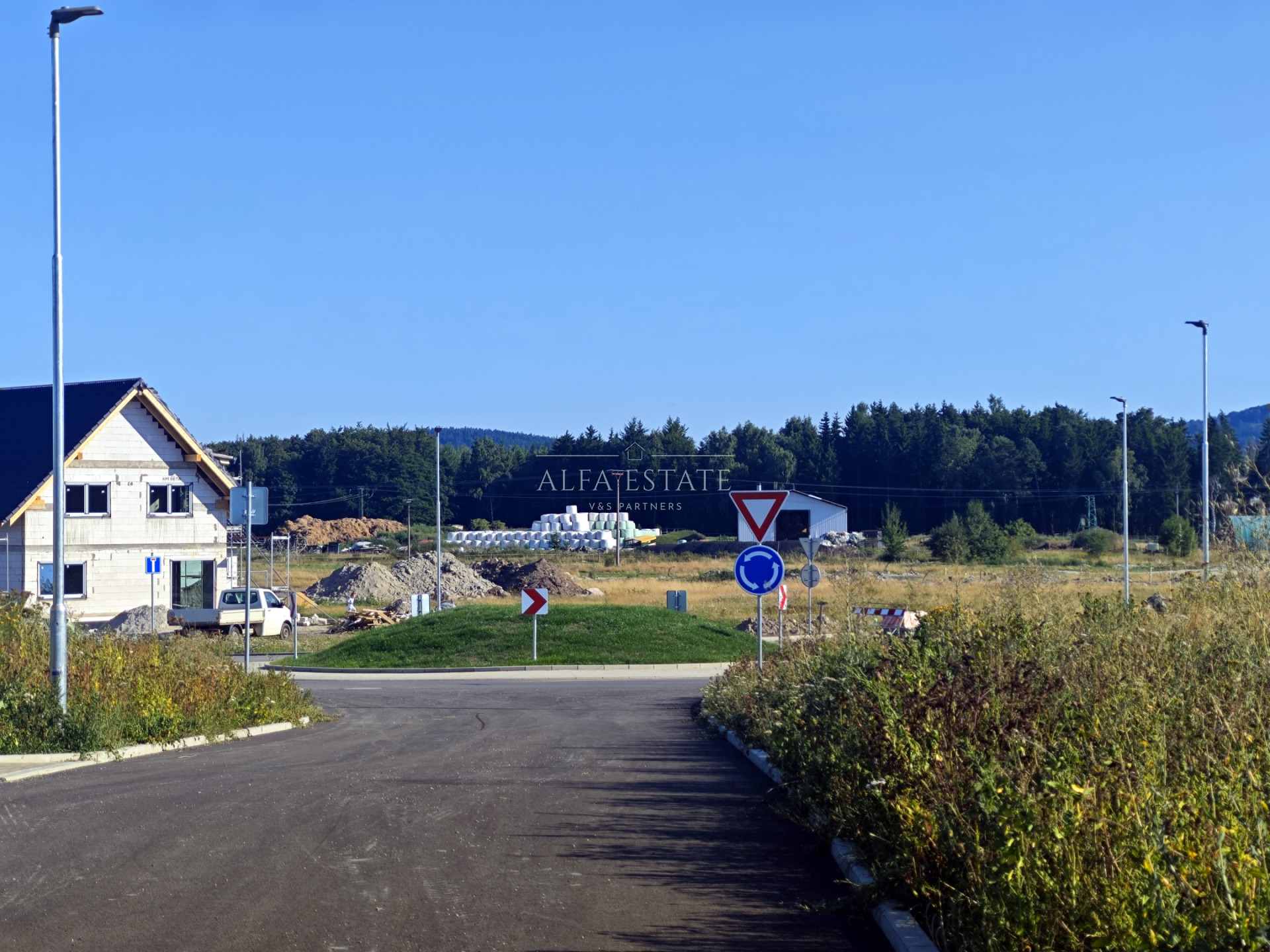 Stavební pozemek 1060 m2,obec Kolová