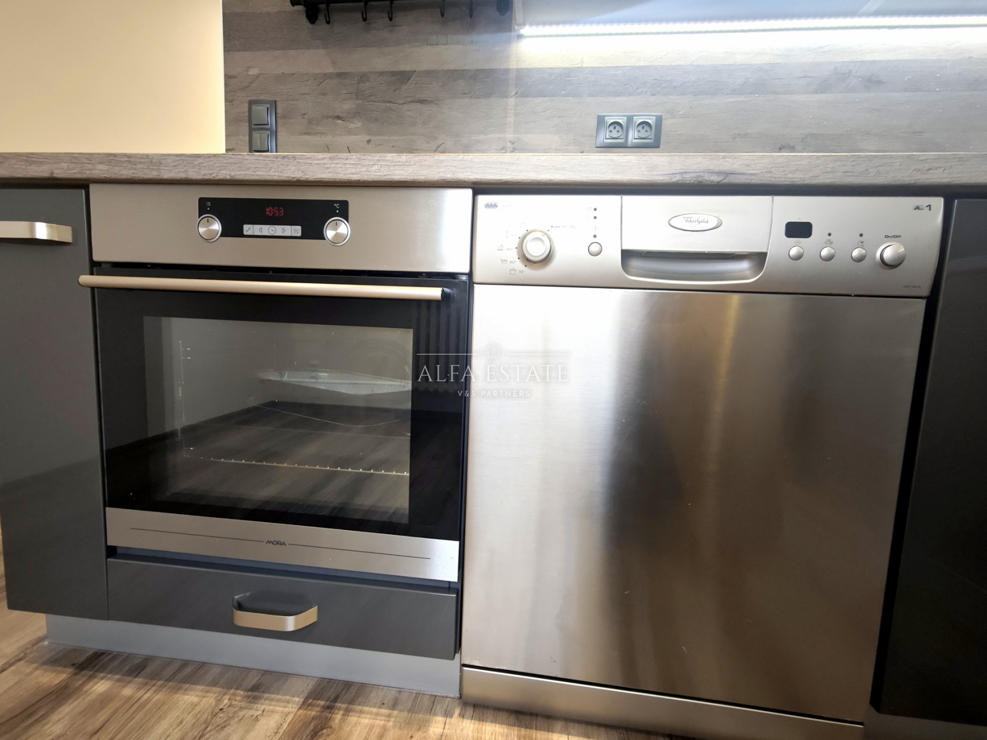 Pronájem bytu 3+1, 80m2, Družební, Ostrov