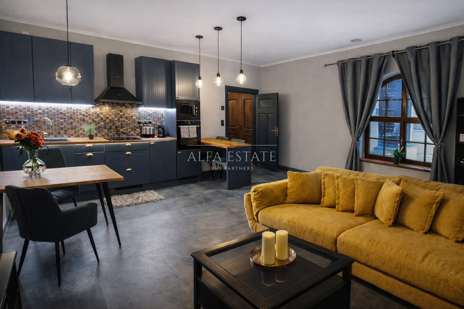 Pronájem samostaně stojiícího domu s bytem 2kk 80m2, ul.Mariánská, Karlovy Vary