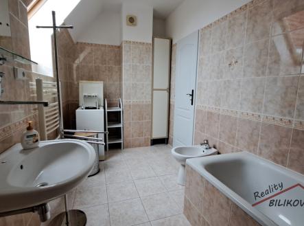 Pronájem bytu, 2+kk, 77 m²