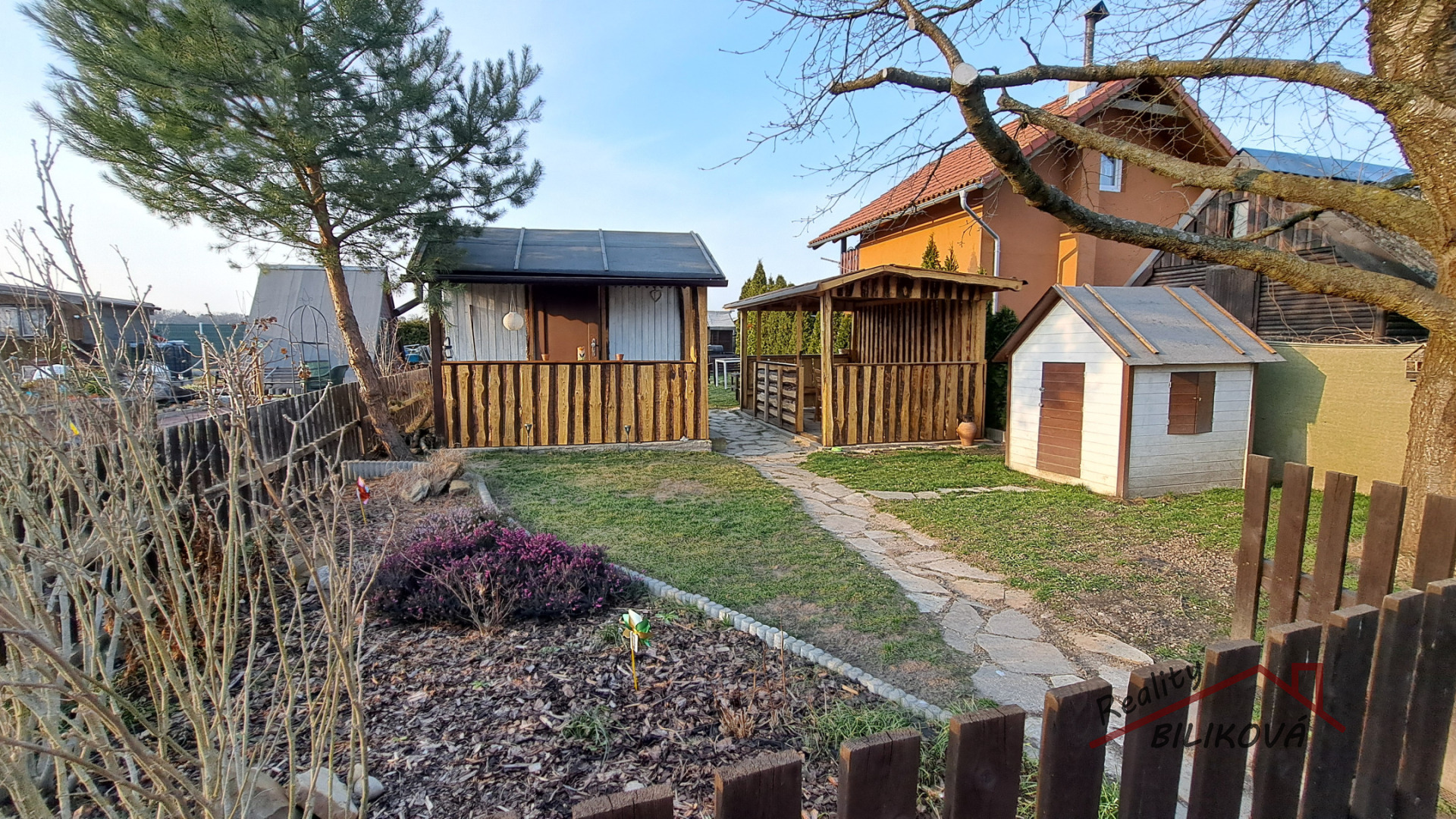 Prodej pozemku s chatou, Brandýs nad Labem- Stará Boleslav