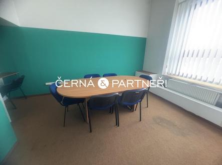 Pronájem kanceláře, 264 m²