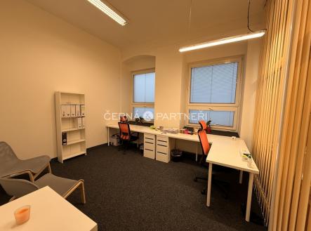 Prodej kanceláře, 2 070 m²