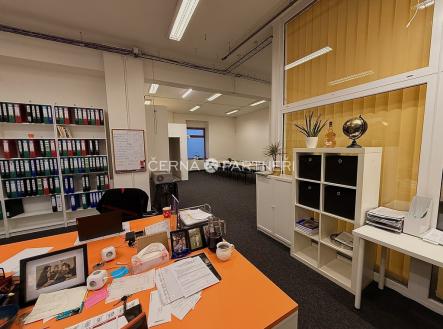 Prodej kanceláře, 2 070 m²