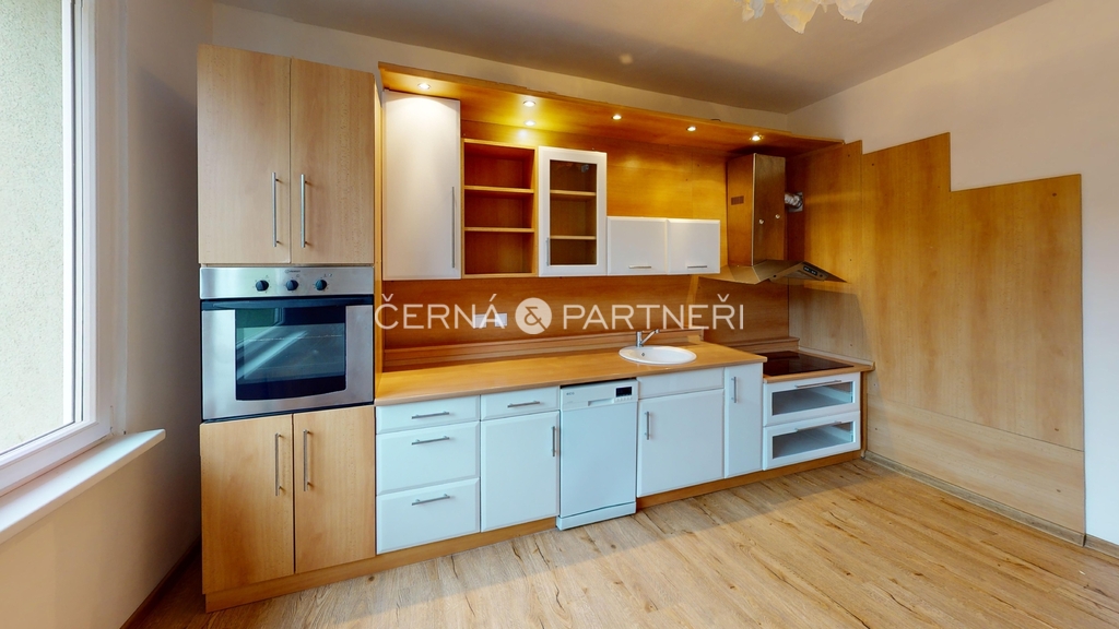 za-chlumem-743-kitchen-1.jpg