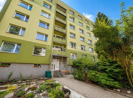 Prodej světlého a prostorného bytu 3+1 s lodžií a klimatizací  Chlumec, ul. Ladova