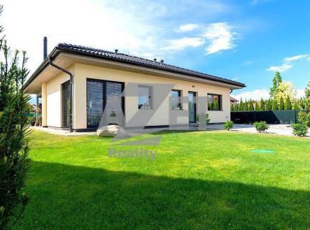 Prodej pozemku pro bydlení, 1 858 m²