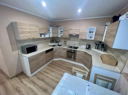 Prodej - dům/vila, 210 m²
