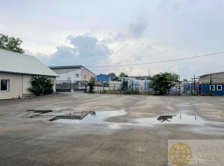 Pronájem komerčního objektu, jiný, 1 050 m²