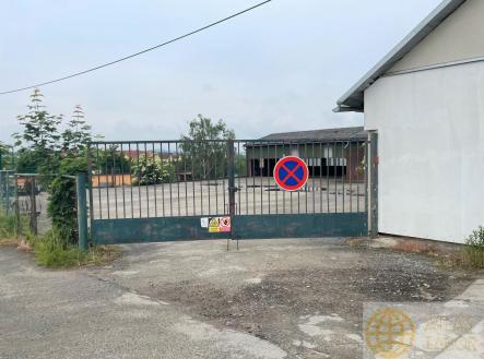 Pronájem komerčního objektu, jiný, 1 050 m²