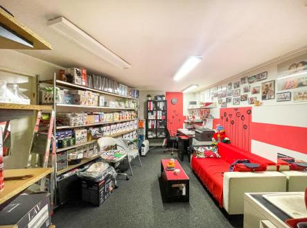 Prodej obchodní prostor, 200 m²