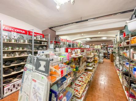 Prodej obchodní prostor, 200 m²