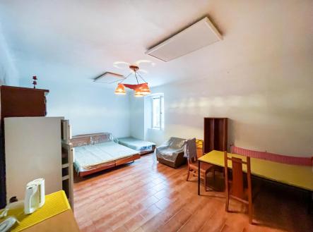 Prodej obchodní prostor, 200 m²