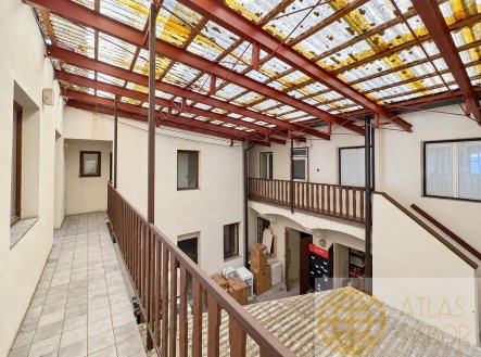 Prodej obchodní prostory, 200 m²
