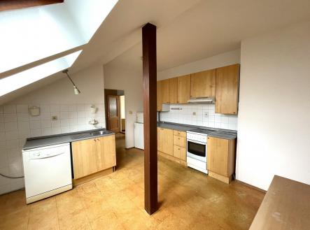 Pronájem bytu, 2+1, 77 m²