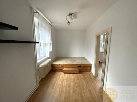 Pronájem bytu, 2+1, 48 m²