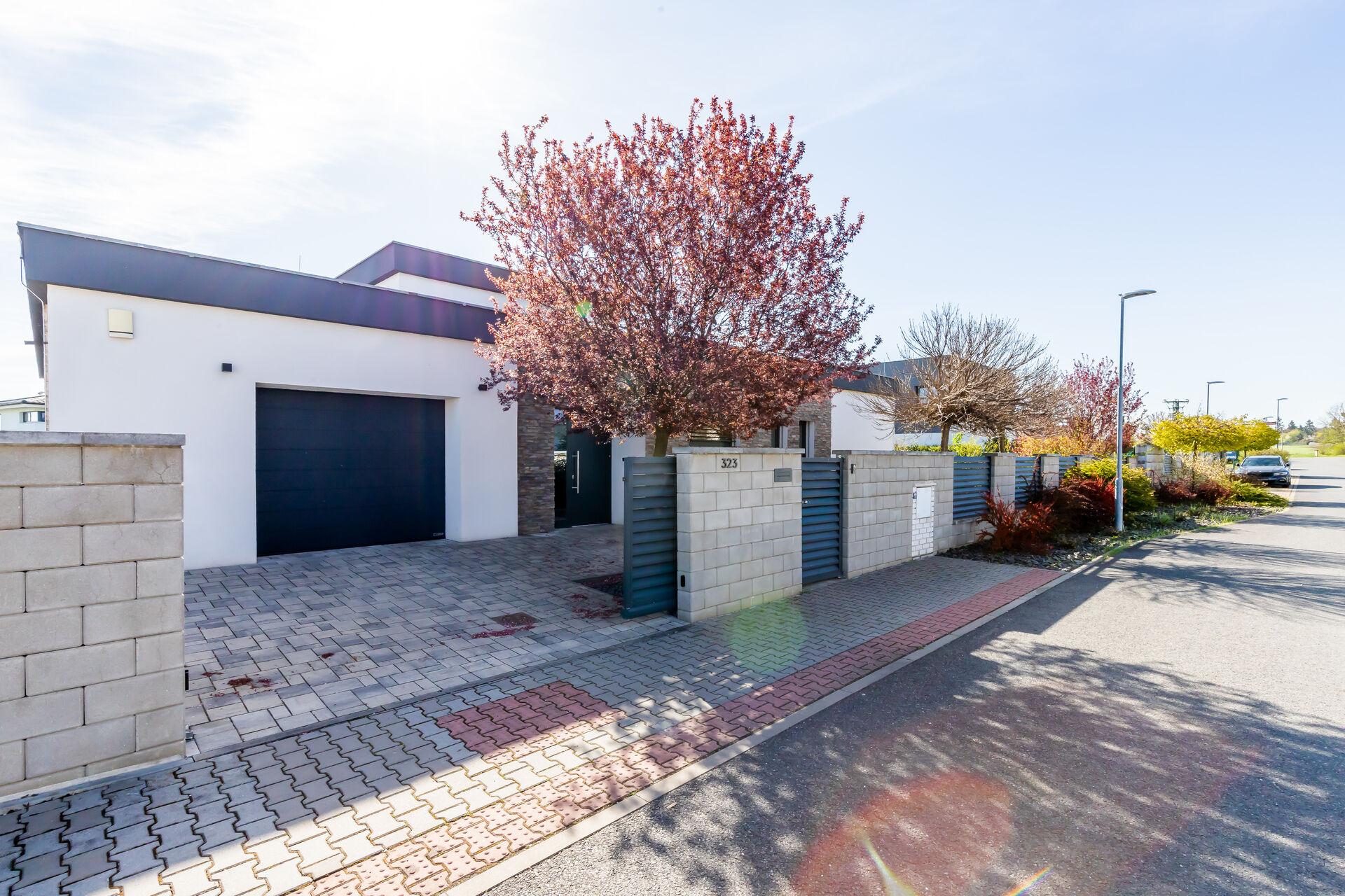 Prodej rodinného domu 198 m², pozemek 715 m² Habrová, Čestlice