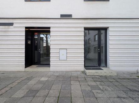 Prodej obchodní prostor