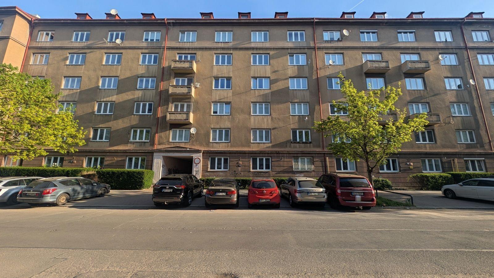 Prodej BJ č. 1180/54 - 1+1, ul. Sámova, 49 m²