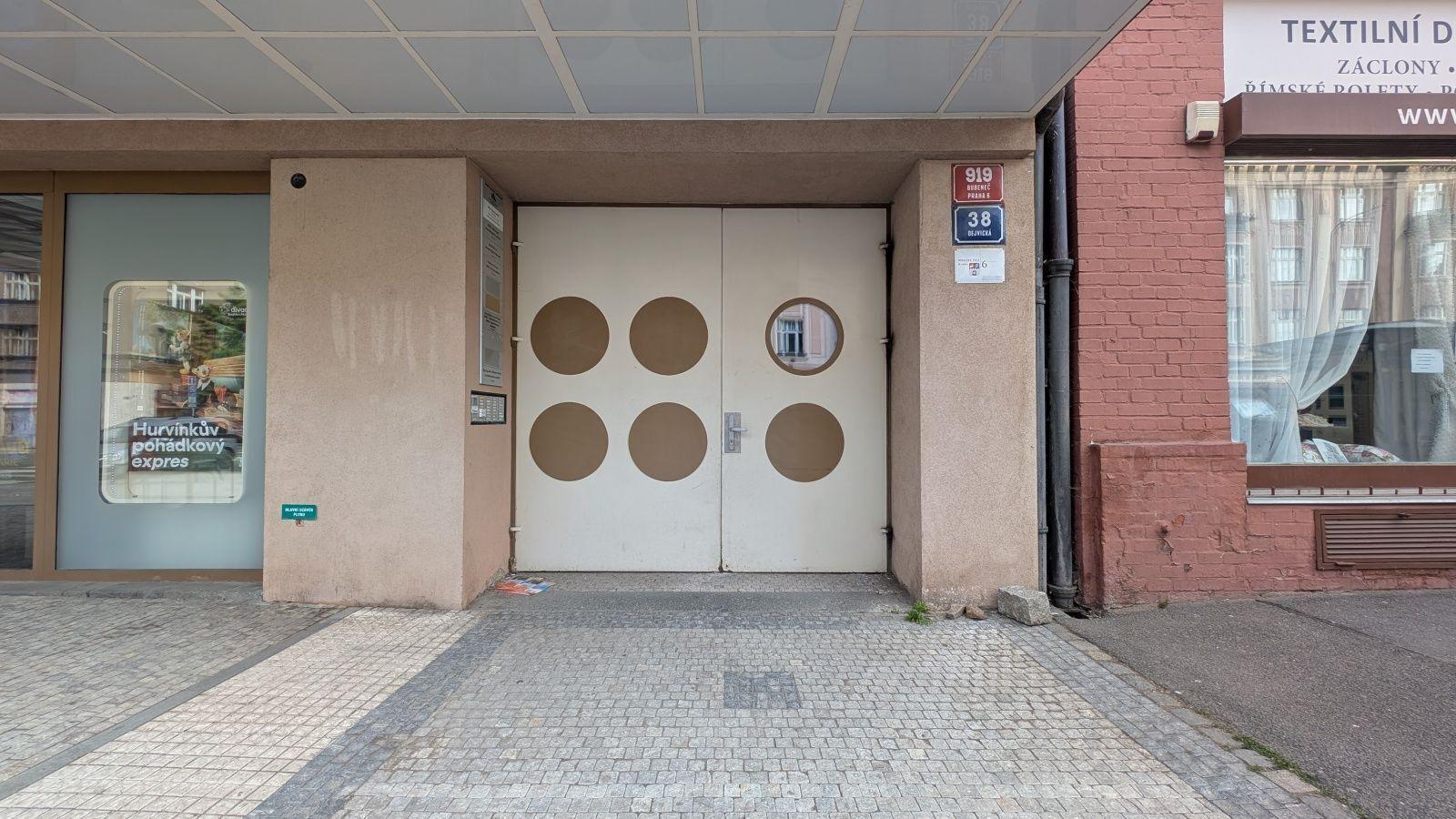 Nájem BJ č. 919/400 -1+1, ul. Dejvická, 114,8 m²