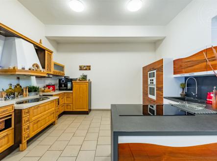 Pronájem - obchodní prostor, 89 m²