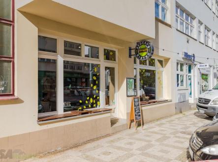 Prodej nájemního domu, 1 999 m²