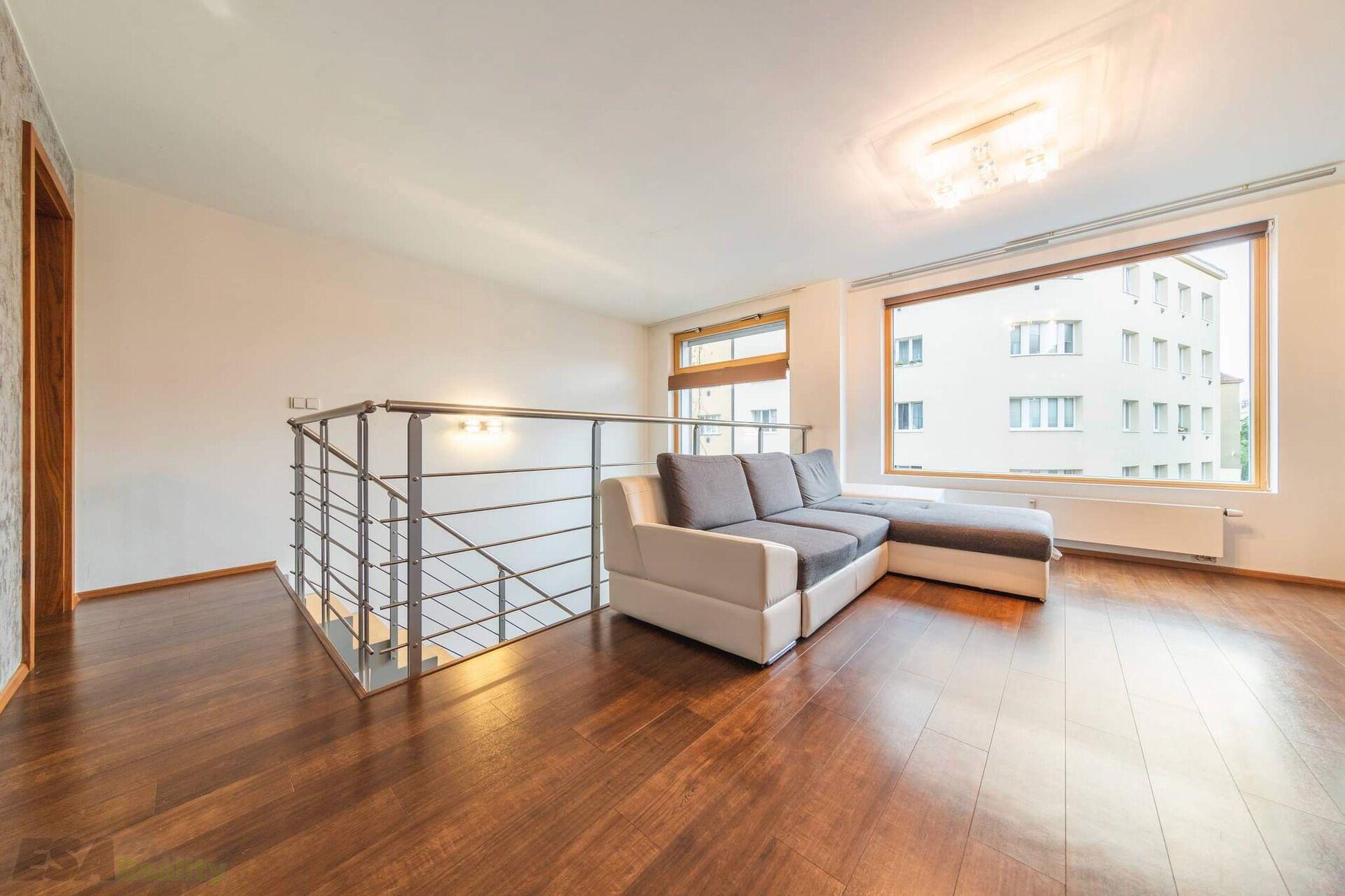 Pronájem bytu 2+kk, 54m2, balkon 2m2, Praha 8 - Libeň